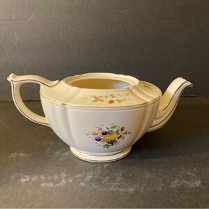 Sadler Cream Teapot with Floral Accents